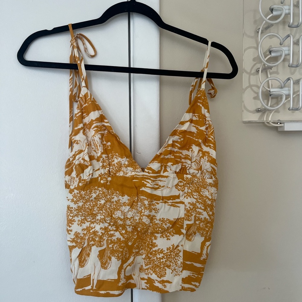 Reformation Size 8 Gold top